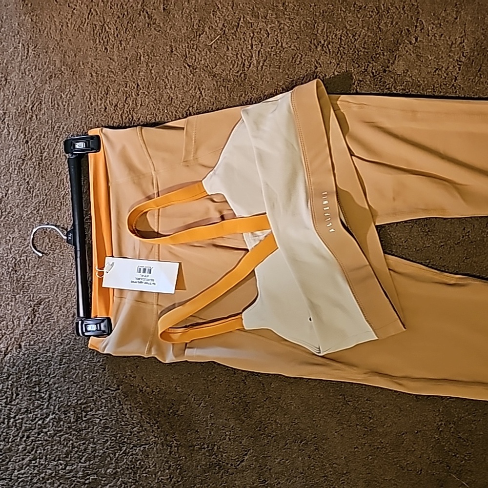 Allfenix pocket legging and sports bra